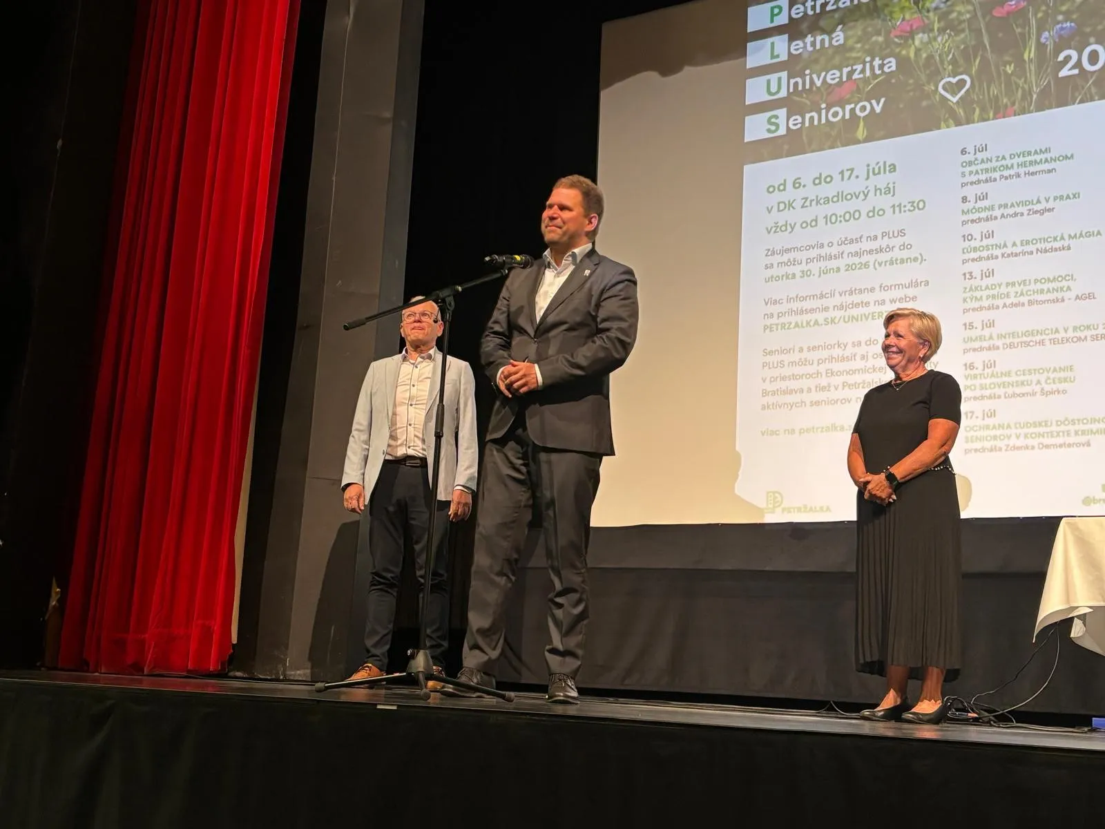 8. ročník Petržalskej letnej univerzity seniorov otvorili rektor EUBA a starosta MČ Bratislava-Petržalka