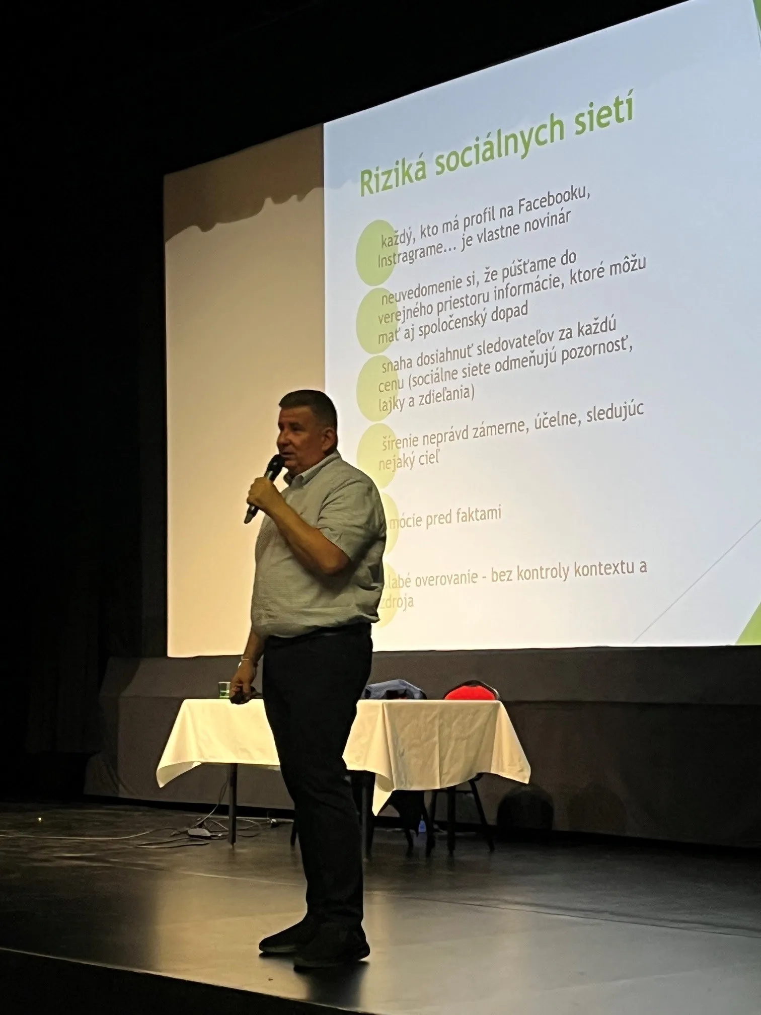 8. ročník Petržalskej letnej univerzity seniorov otvorili rektor EUBA a starosta MČ Bratislava-Petržalka